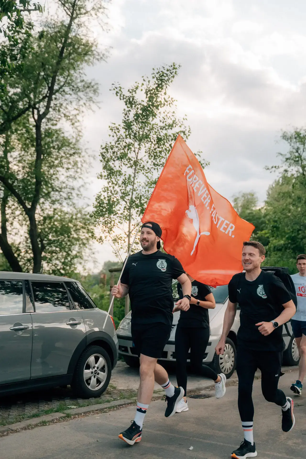 Frontläufer mit Flagge