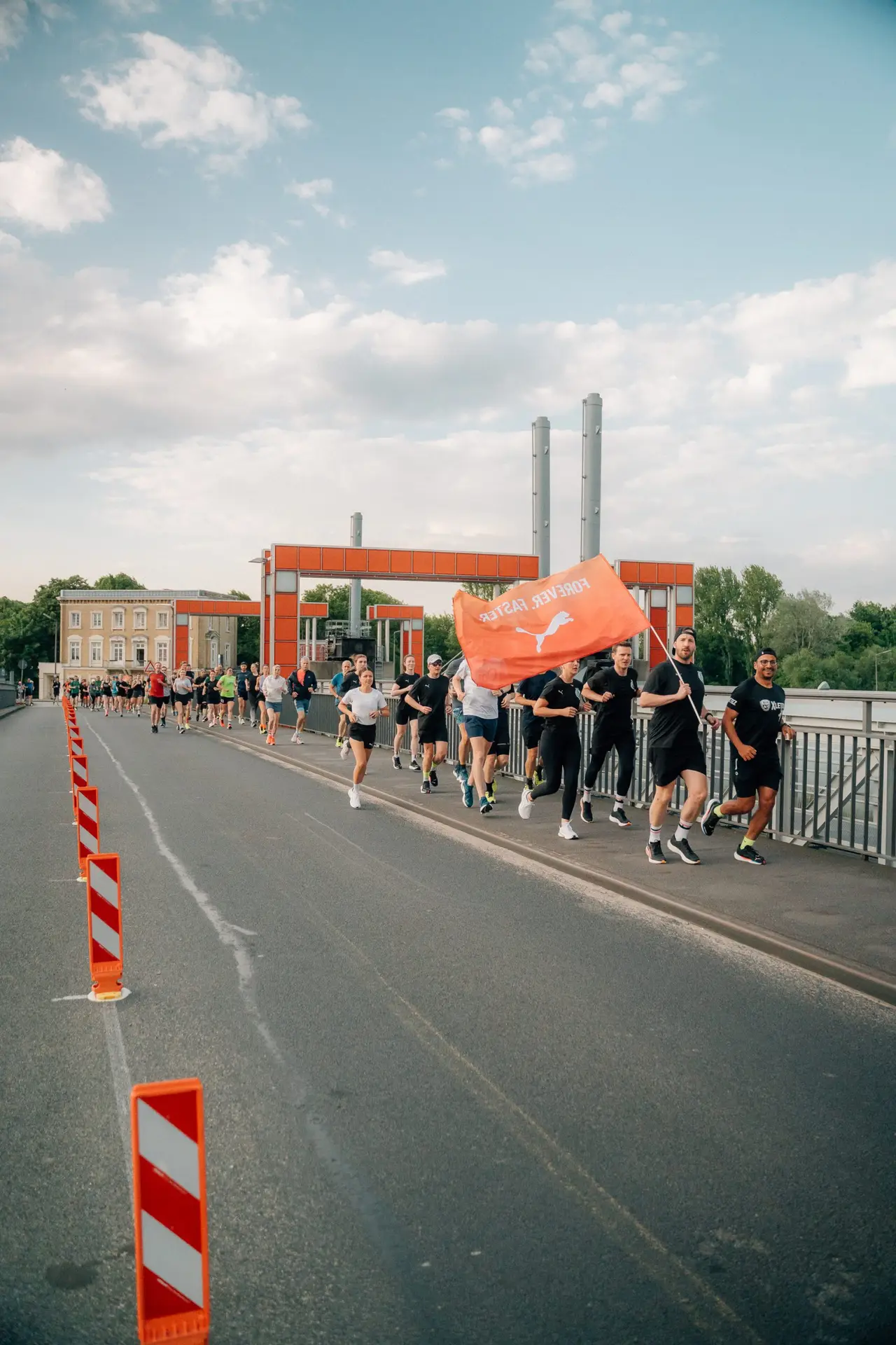 Läufer beim Run Your City Event von Puma in Hamburg