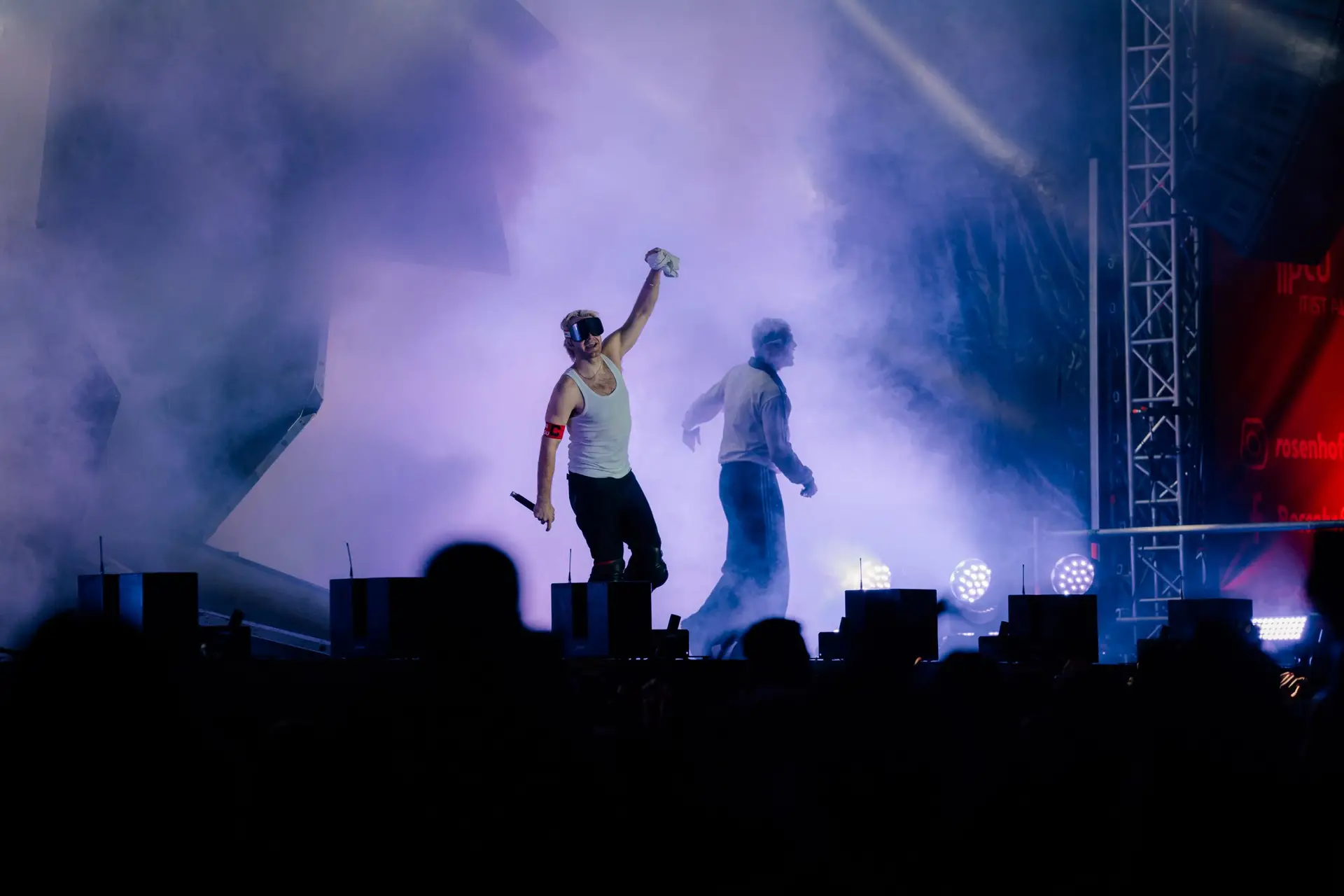 Ski Aggu auf der Bühne beim Campus Festival