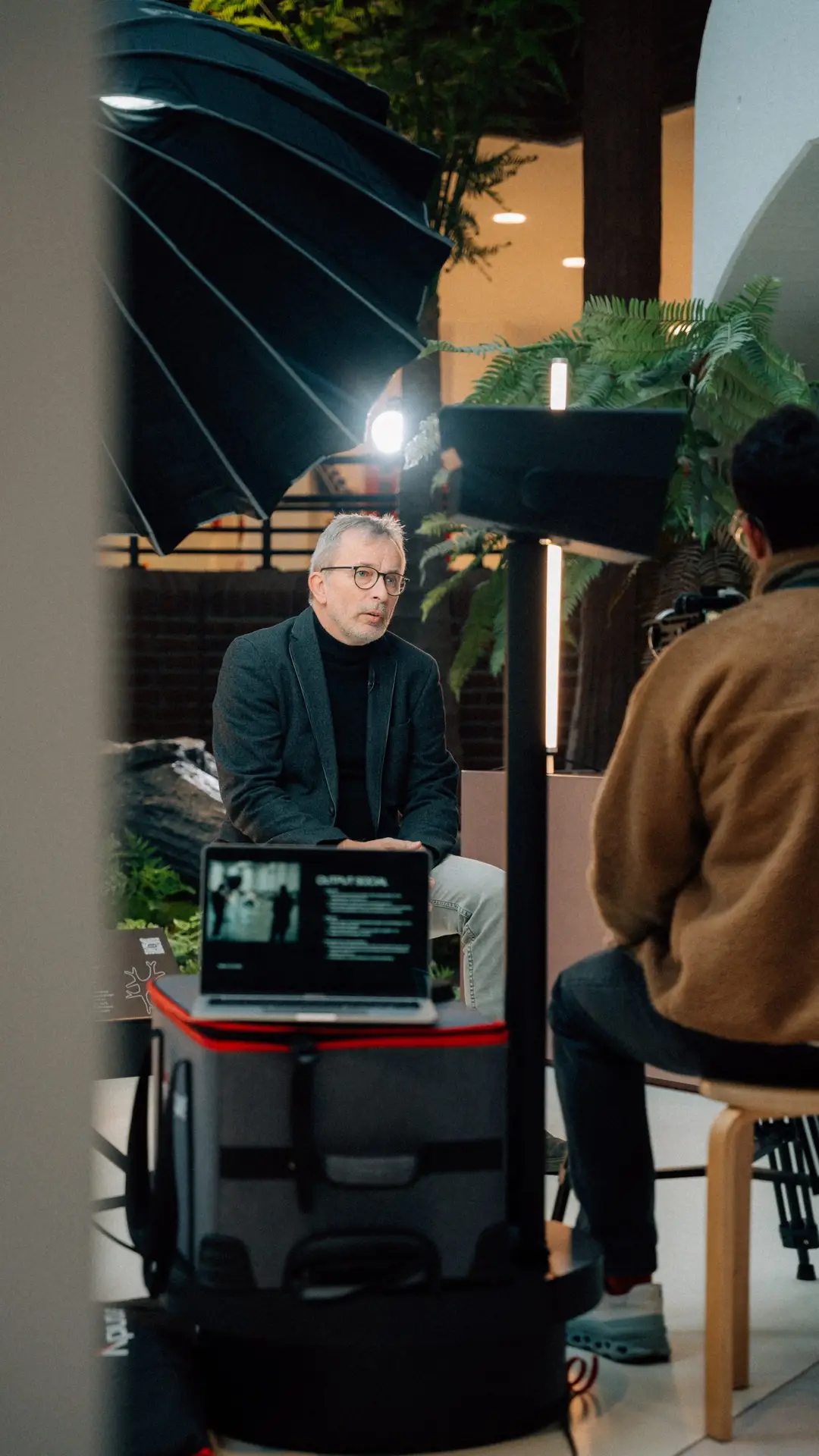 LionSchlenter@WACH.STUDIO-29 Dreh eines professionellen Interviews mit Norbert Niedernostheide