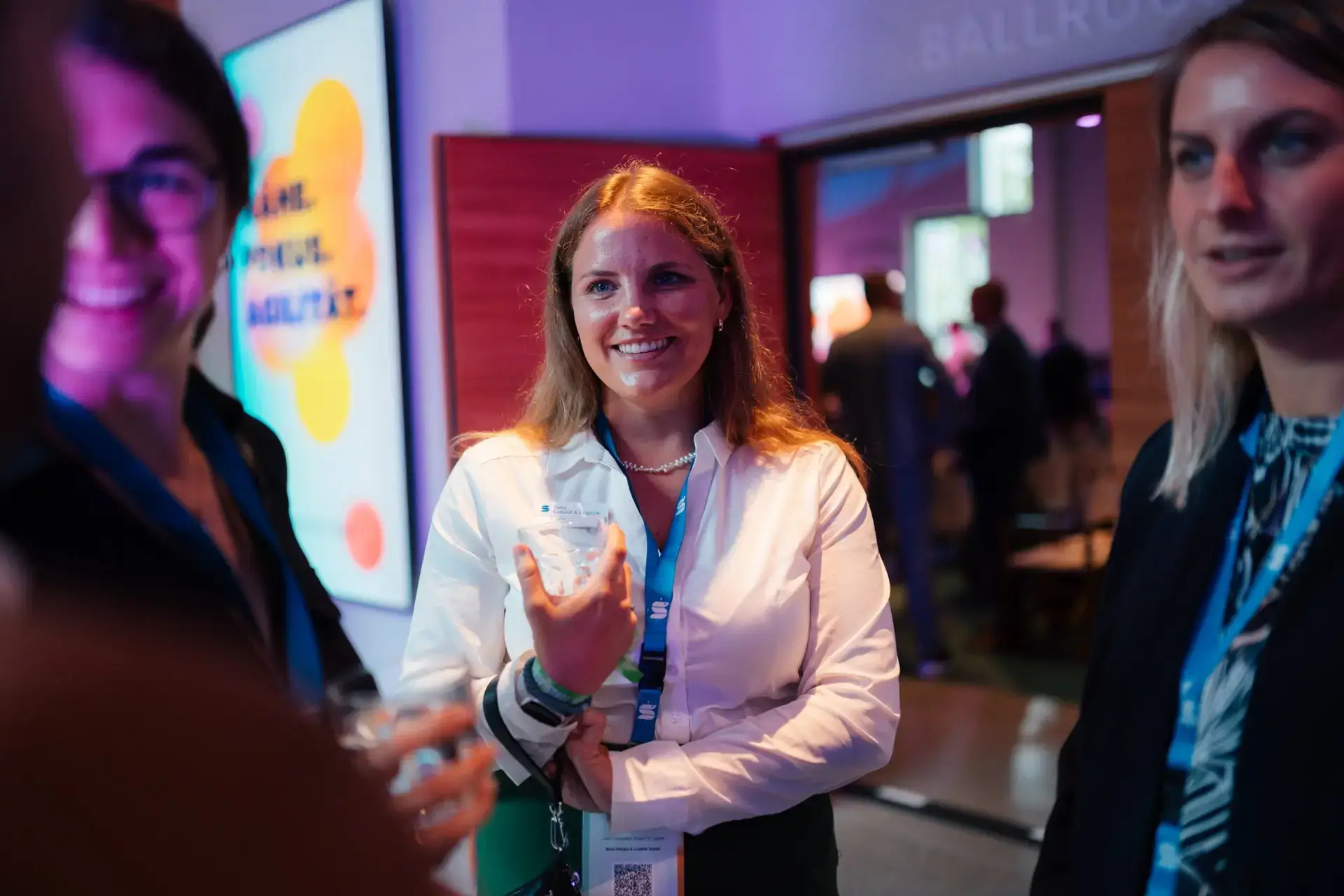 MartinRupik@Wach.Studio-35 Networking beim Sana Dialog 2024 - Videoproduktion für Sana Einkauf